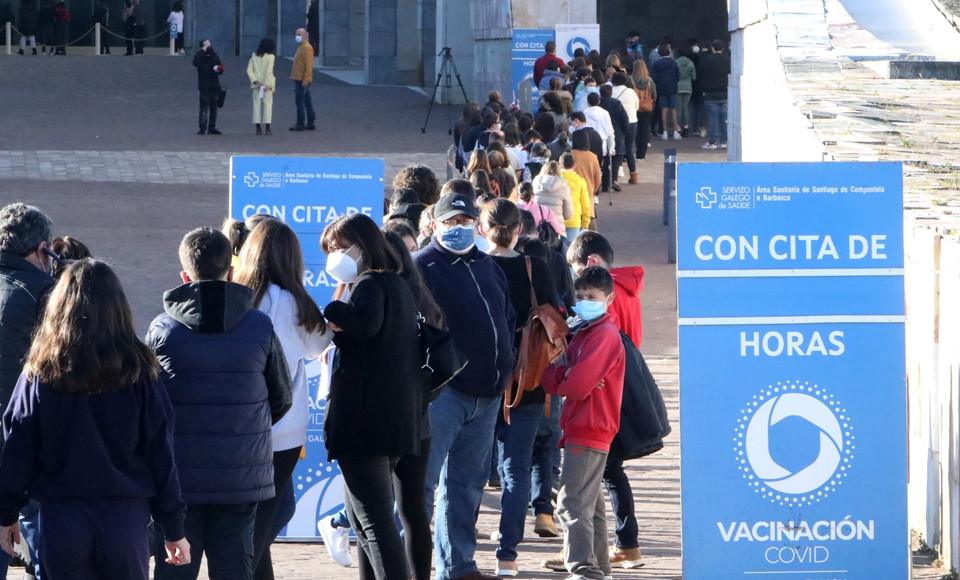 Colas para vacunarse en Santiago