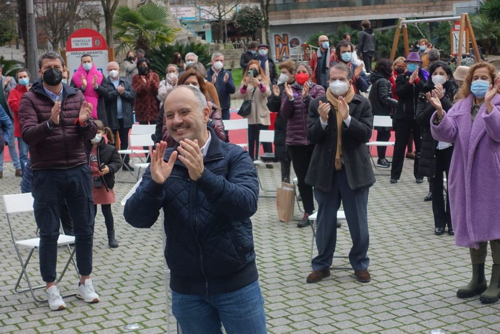 El secretario provincial del PSOE de Pontevedra, David Regades, en el arranque de su campaña de las primarias